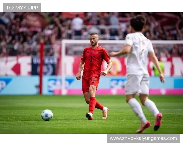 凯恩禁区弧顶接球直接抽射——把握瞬间的技艺与装备之力